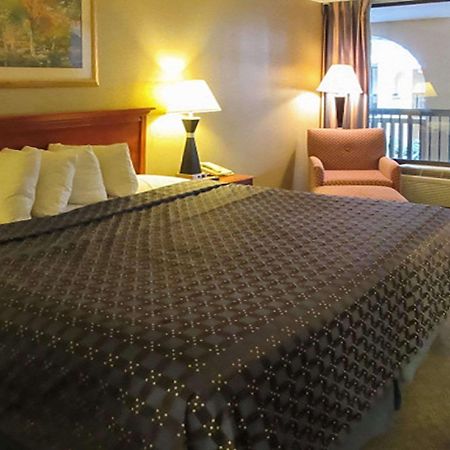 Quality Inn Newport Esterno foto