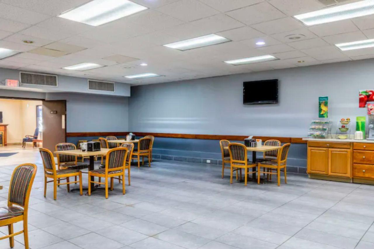 Quality Inn Newport Esterno foto