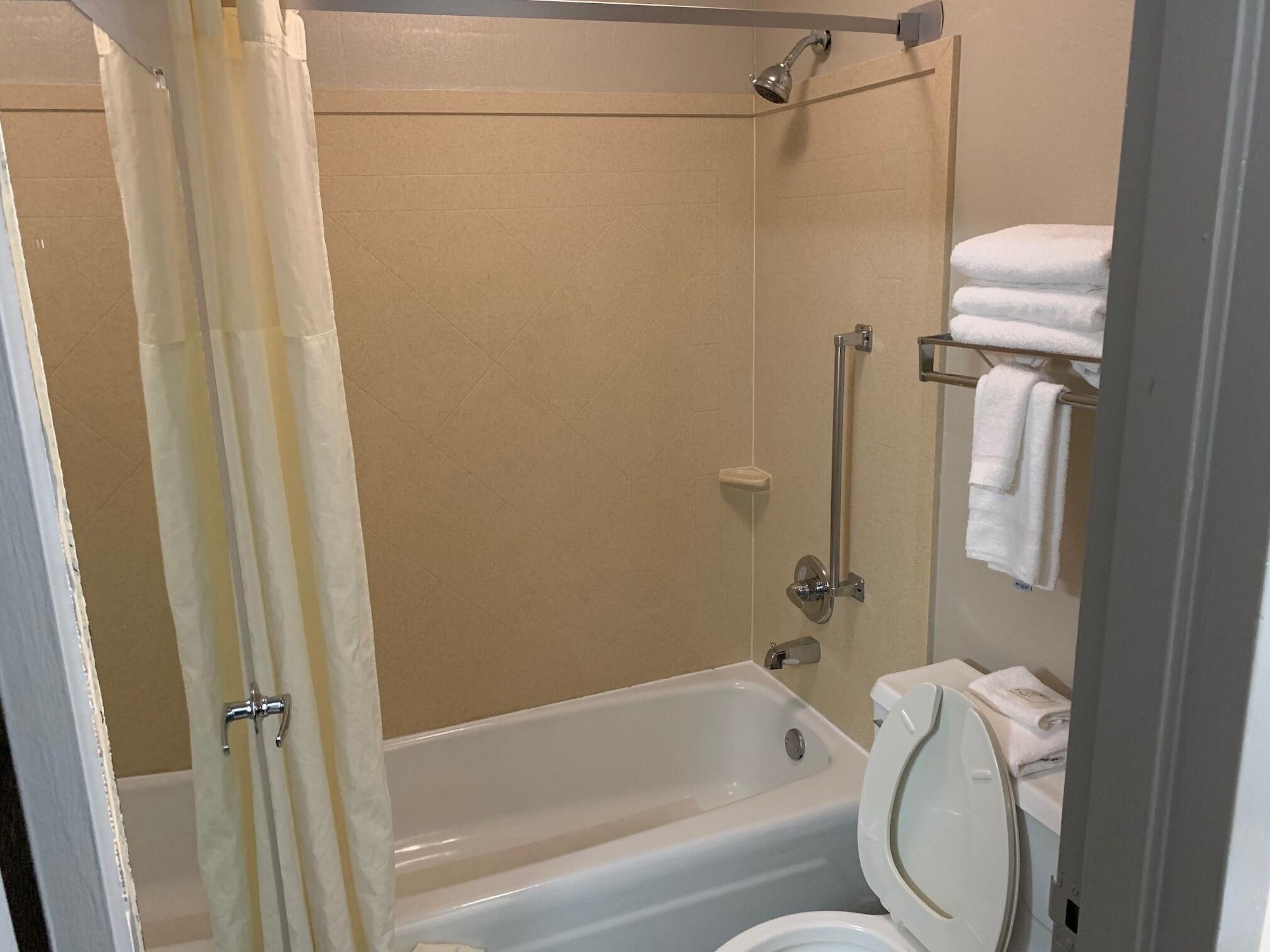 Quality Inn Newport Esterno foto