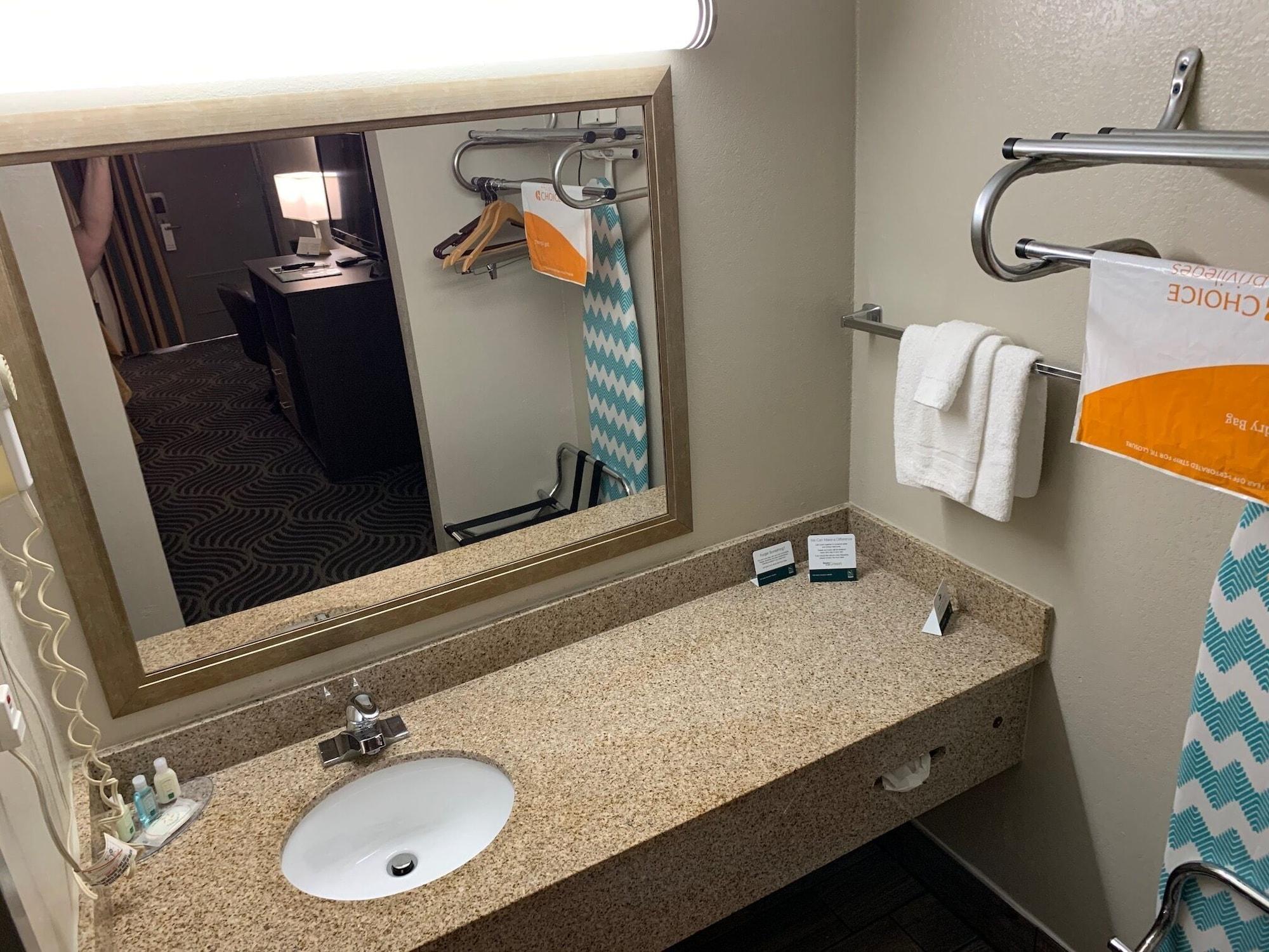 Quality Inn Newport Esterno foto