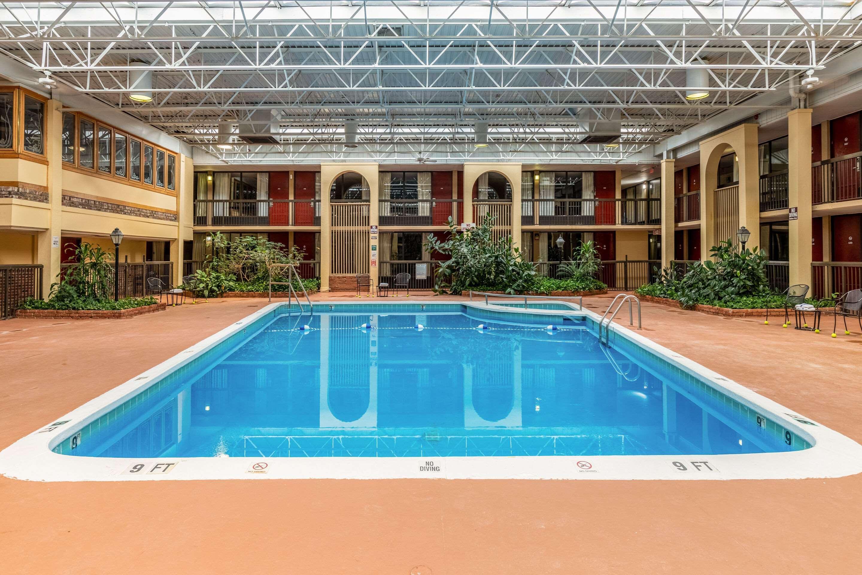 Quality Inn Newport Esterno foto