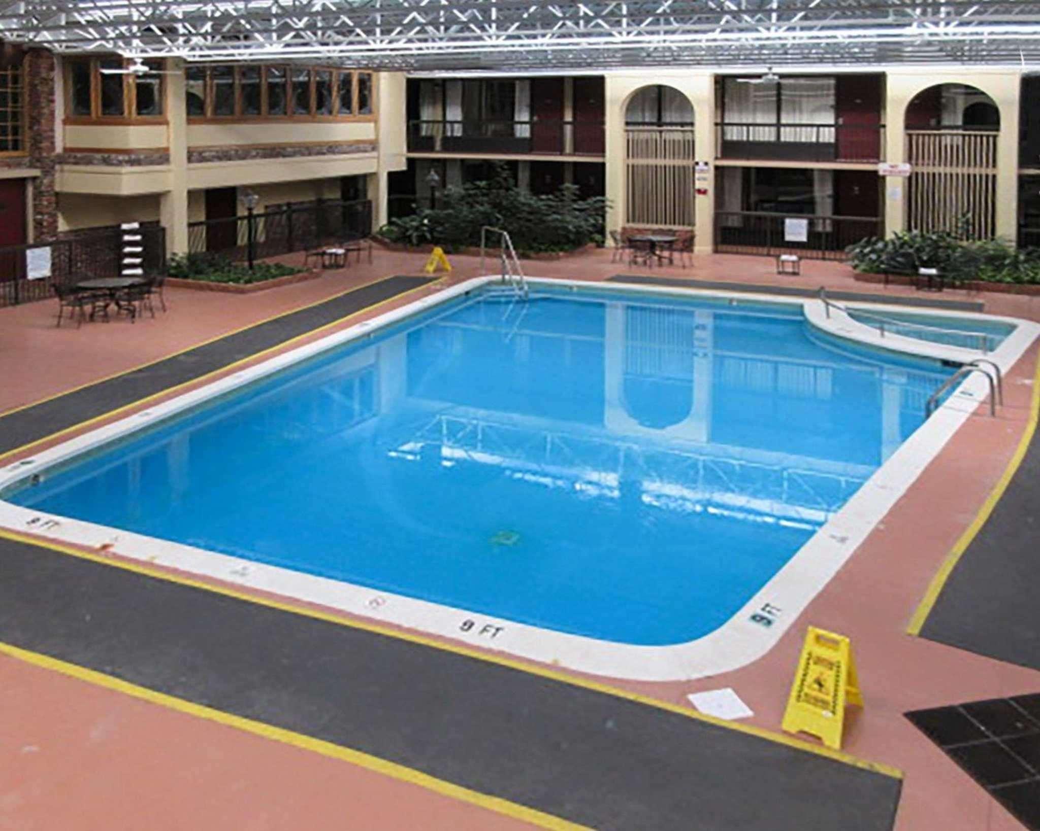 Quality Inn Newport Esterno foto